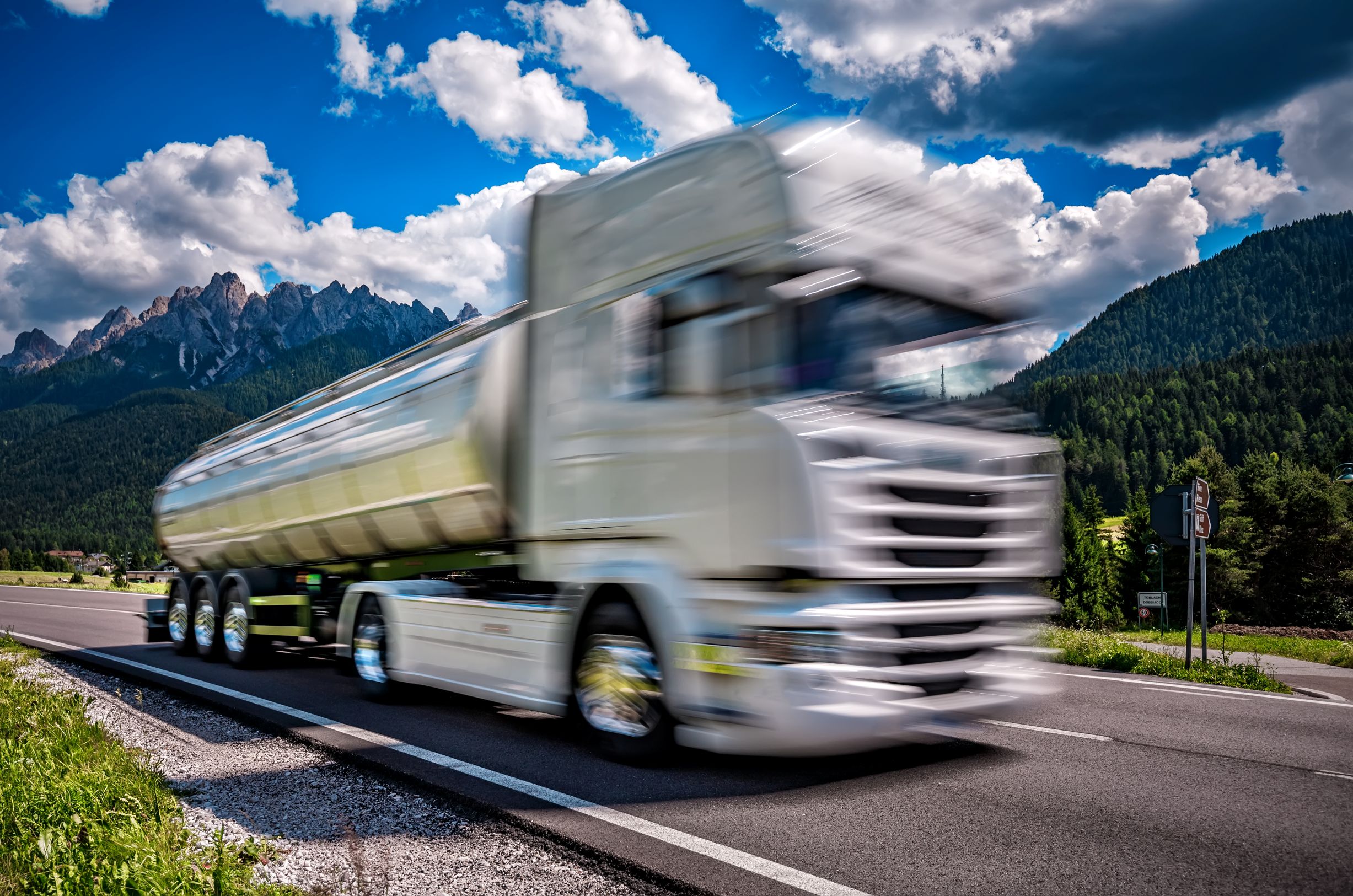 The Role of Hydrogen-Powered Trucks in the Future of Freight Forwarding